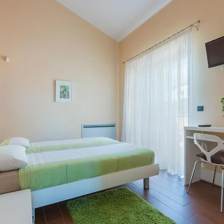 In Mit Privatem Beheizten Pool Und Meerblick By Interhome *